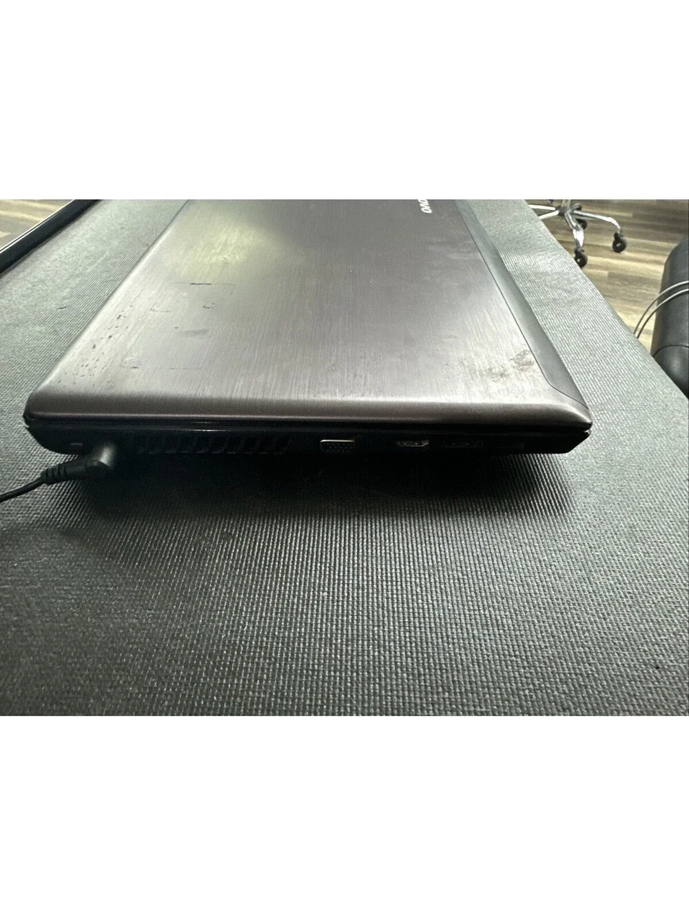 Lenovo IdeaPad Z570 Laptop Intel Core i5-2450M 6GB Ram (damaged) Read